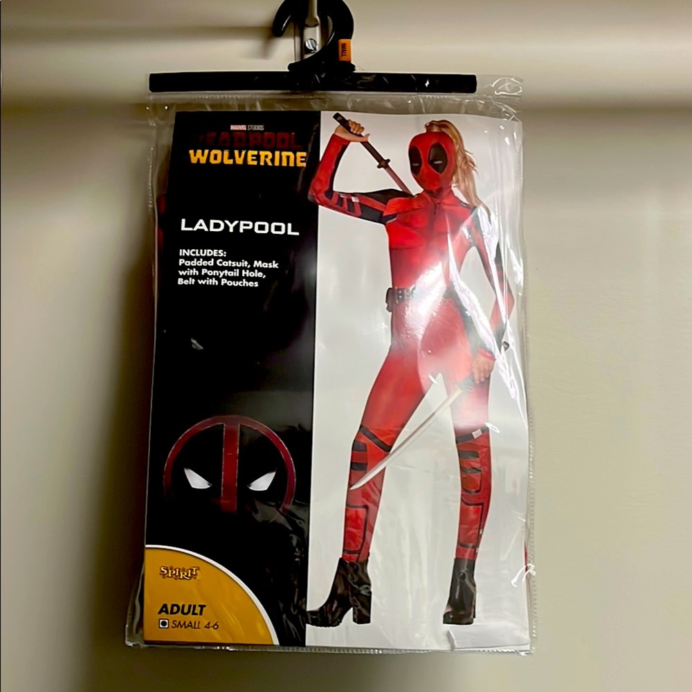 Lady Deadpool costume size small new spirit Halloween